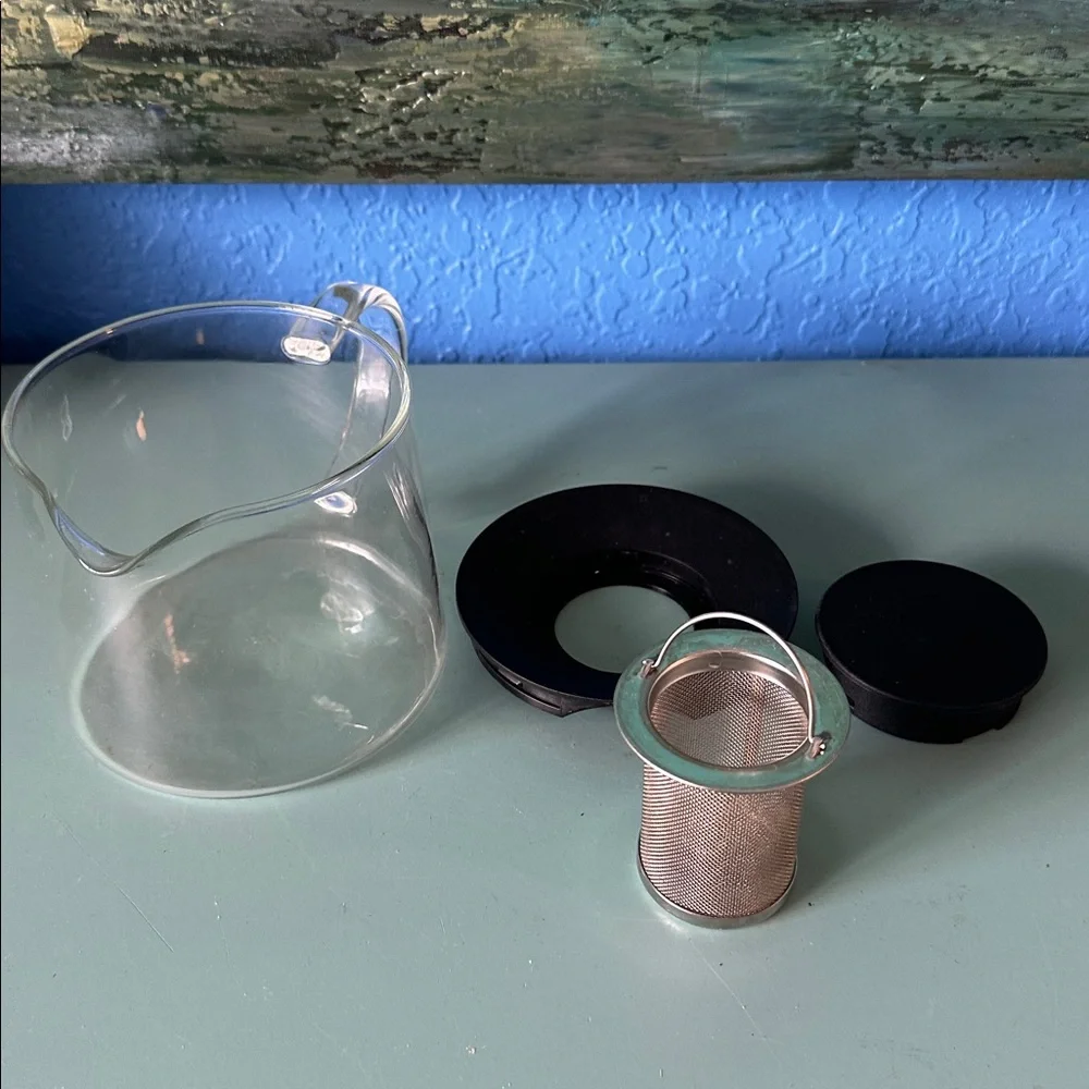 Glass Teapot with Black Lid and Silver Infuser